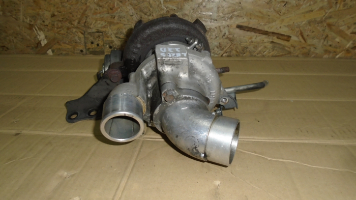 Turbosuflanta pentru Lexus IS220 XE20, motorizare 2.2 diesel, cod 17201-26010 , VB15 [3]