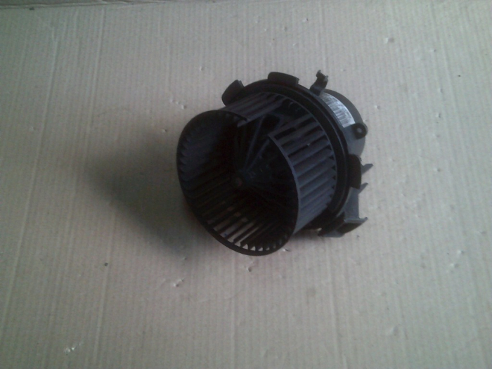 Ventilator aeroterma bord pentru Renault Master 2, cod BEHR B0336 an 1997-2010 [3]