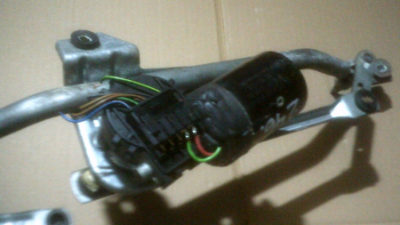 Ansamblu stergatoare cu motoras pentru Volkswagen Passat B5, cod 8D1955113B   ,   8D1955605B [1]