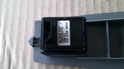 Butoane pentru BMW Seria 7 E65, cod 8379597 [1]
