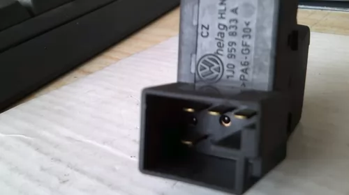 Butoane pentru Volkswagen Passat B5, cod 1J0959833A [1]