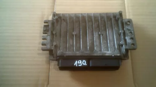Module si calculatoare - Calculator motor pentru Renault Megane 1, motorizare 1.8 Benzina, cod S105961001