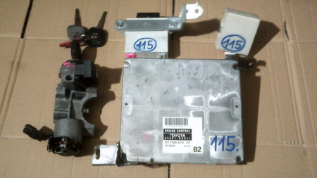 Module si calculatoare - Calculator motor pentru Toyota AVENSIS T250, motorizare 2.2 diesel, cod 89661-05821, 175800-8332, 89741-05070