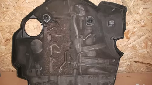 Capac motor pentru BMW Seria 1 E87, motorizare 2.0 diesel, cod 7797410 [1]