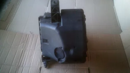 Carcasa filtru aer pentru Volkswagen Passat B5, motorizare 1.8 benzina, cod 058133837E , 058133843 [1]