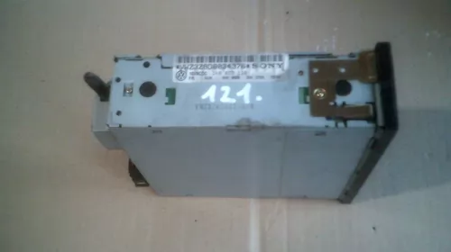 Magazie CD Changer VW Golf 5, an de fabricatie 2003-2008, cod 1K0035110 [1]