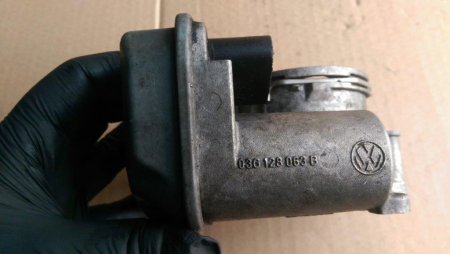 Clapeta acceleratie pentru Volkswagen Golf 5, motorizare 2.0 diesel, cod 03G128063B [2]