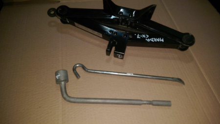 Elemente de interior - Cric cu cheie roti Mazda CX-7 ER , an 2007-2013