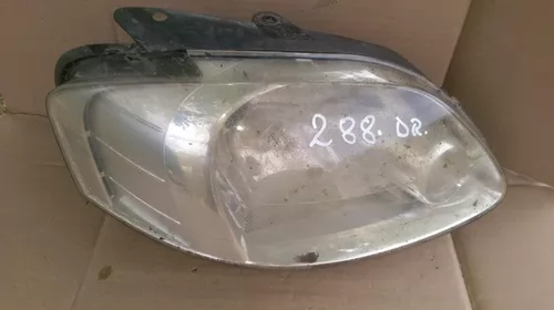 Elemente de caroserie - Far fata dreapta pentru Volkswagen Fox