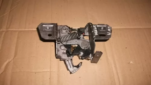 Elemente de caroserie - Incuietoare capota pentru VOLVO V50 , cod 30716530