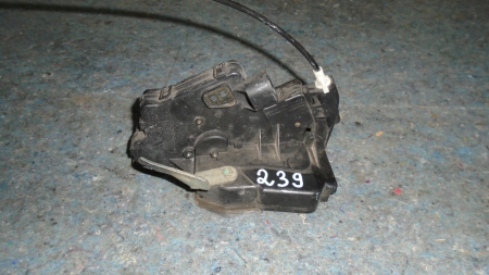 Incuietori - Incuietoare usa fata dreapta pentru bmw SERIA 3 E46, cod 8206408