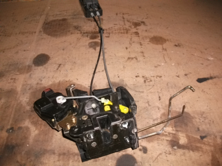 Incuietoare usa fata dreapta pentru KIA RIO JB, cod 82623-JB000 [1]