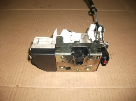 Incuietoare usa fata dreapta pentru Peugeot 308 I, cod  567147, 9660525380 [1]