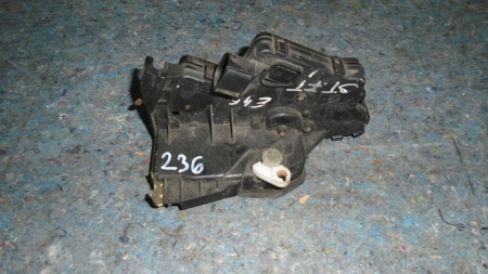 Incuietori - Incuietoare usa fata stanga pentru bmw SERIA 3 E46, cod 7011243