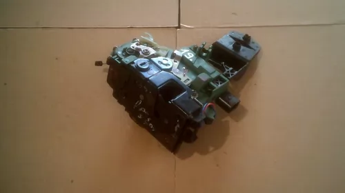 Incuietoare usa fata stanga pentru bmw seria 3 e46, cod 8206407 [1]