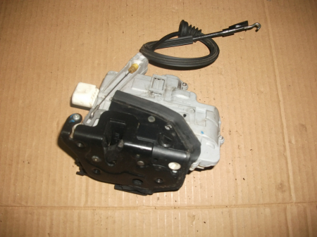 Incuietoare usa spate  dreapta pentru Volkswagen Passat B6, cod 3C4839016A [1]