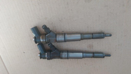 Injector BMW Seria 5 E60, Seria 3 E90, Seria 1 E81, X3 E83, 2.0 d, M47, 7793661, 0445110131, an 2004-2008 [1]
