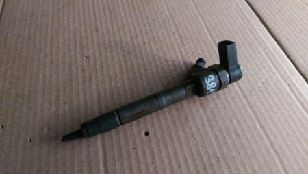 Injectie - Injector pentru Mercedes Vito W639, motorizare 2.2 diesel, cod A6470700087   ,   0445110192