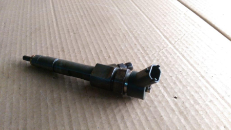 Injector pentru Opel Vivaro , motorizare 1.9 diesel, cod 8200100272   ,   0445110110B [2]
