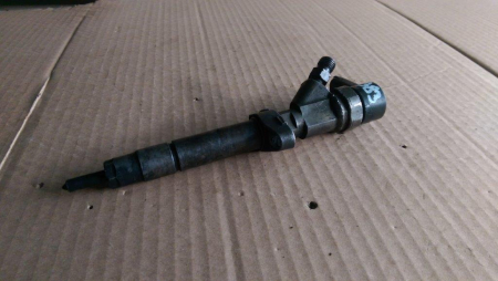 Injector pentru Renault Master , motorizare 2.5 diesel, cod 8200101135   ,   0445110087 [1]