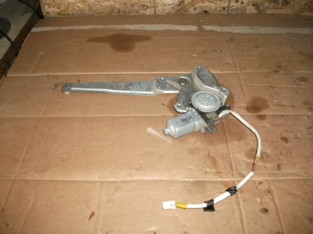 Macara geam spate dreapta pentru MAZDA Premacy , cod 862100-3920 [1]