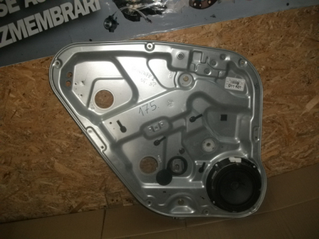 Macara geam - Macara geam spate stanga pentru Hyundai Santa Fe 2, cod D11K01