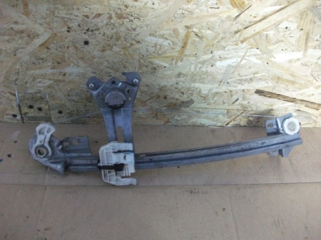 Macara geam spate stanga pentru Peugeot 206 , cod 9623109780 [1]