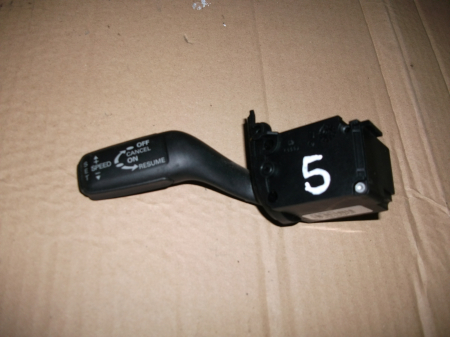 Manete semnalizare si stergatoare - Manete pentru Audi A4 B7, cod 4E0953521