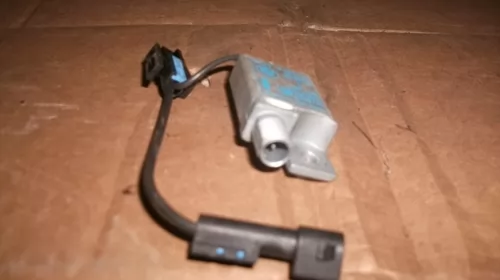 Amplificator antena TV partea stanga BMW Seria 5 E39, cod 8362532 , 6524-8362532, an 1995-2004 [1]