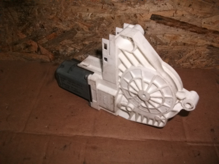 Motoras macara fata dreapta pentru audi A4 B8, cod 8K0959802A [1]
