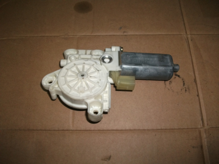 Motoras macara fata dreapta pentru Mercedes A-Class W168, cod 1688203842 [1]
