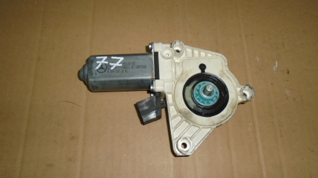 Motoras - Motoras macara fata dreapta pentru Mercedes B-Class W245, cod A1698201842