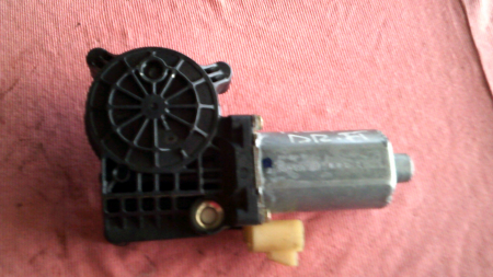 Motoras macara fata dreapta pentru Mercedes m-class W163, cod 990408-100 [1]