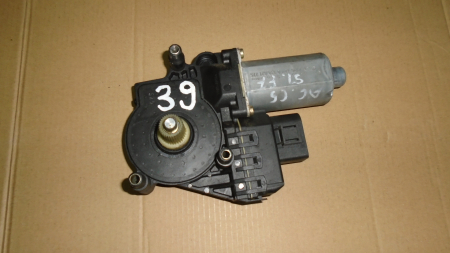 Motoras - Motoras macara fata stanga pentru audi A6 C5, cod 4B0959801D