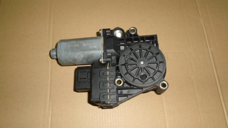 Motoras macara fata stanga pentru audi A6 C5, cod 4B0959801D [1]