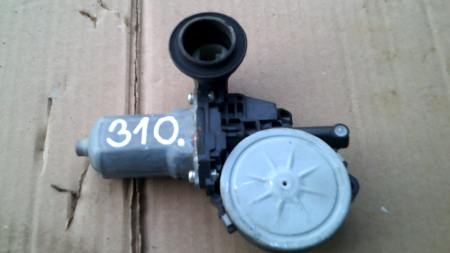 Electrica si electronica auto - Motoras macara spate dreapta pentru Toyota AURIS E150, cod 262100-2340