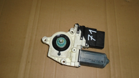 Electrica si electronica auto - Motoras macara spate dreapta pentru Volkswagen Passat B6, cod 1K0959704F