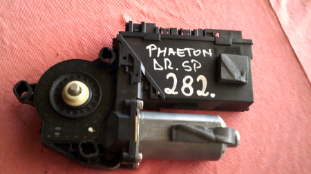 Motoras - Motoras macara spate dreapta pentru Volkswagen Phaeton , cod 3D0959704J