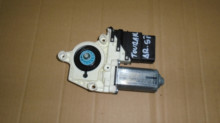 Motoras macara spate dreapta pentru Volkswagen TOURAN 1T, cod 1K0959704E [1]