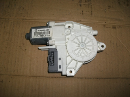Motoras macara spate stanga pentru Peugeot 407 , cod 9646595680 [1]