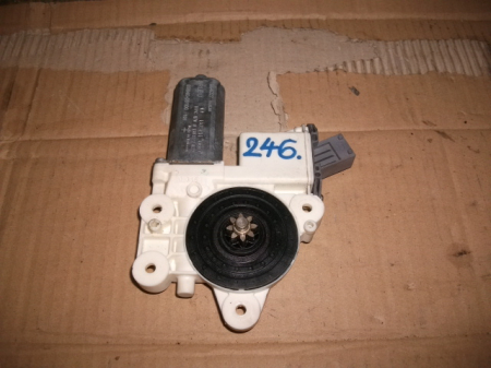 Motoras - Motoras macara spate stanga pentru Toyota AVENSIS t250, cod 69840-05100