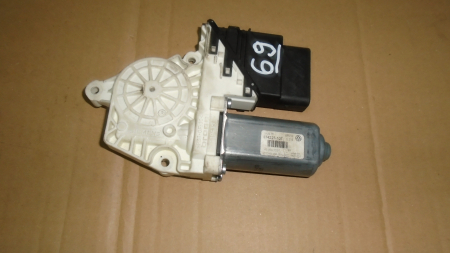 Motoras - Motoras macara spate stanga pentru Volkswagen Passat B6, cod 1K0959703F
