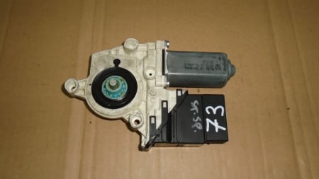 Motoras - Motoras macara spate stanga pentru Volkswagen Passat B6, cod 3C9959703