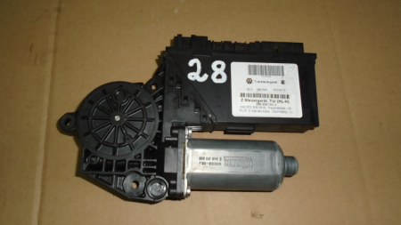 Motoras - Motoras macara spate stanga pentru Volkswagen Phaeton , cod 3D0959703J
