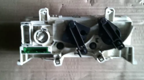 Panou comanda aer pentru Renault Clio 2, cod 8200147157 [1]