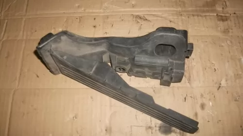 Pedala pentru Audi A3 8P, motorizare 2.0 diesel, cod 1K1721503F [1]