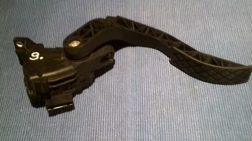 Pedala pentru Audi A4 B7, motorizare 2.0 diesel, cod 8E1721523C [1]