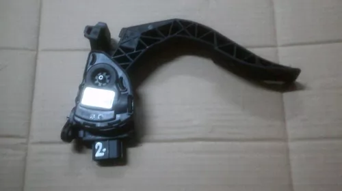 Pedala pentru Audi A4 B8, motorizare 2.0 diesel, cod 8K1721523 [1]