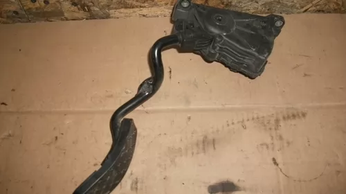 Pedala pentru Audi A6 C6, motorizare 3.0 diesel, cod 4F2721523 [1]