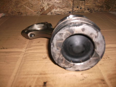 Piston cu biela pentru Toyota AVENSIS T250, motorizare 2.2 diesel, cod 0R022 [1]